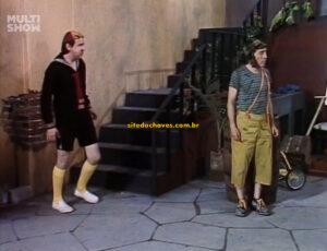 Quico e Chaves no episódio da casinha do Quico